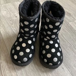 Like New size toddler 8 authentic uggs